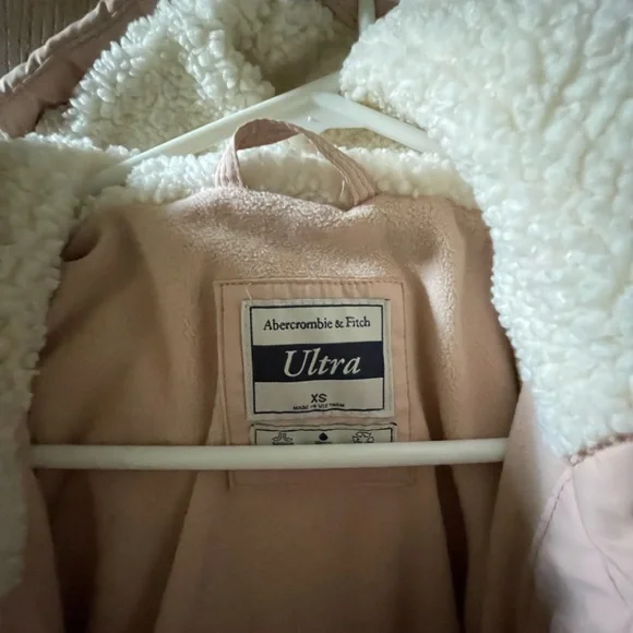 Abercrombie & Fitch Women's Light Pink Long Puffer Jacket - Picture 5 of 5